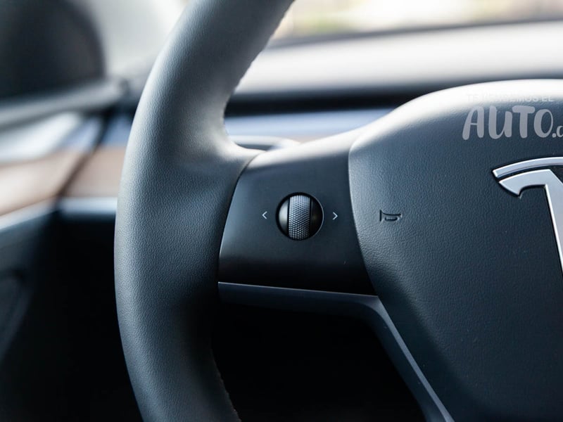 Tesla Model Y 2025 - Imagen 10 de 18