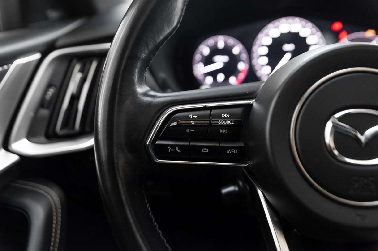 MAZDA CX60 2023 - Imagen 9 de 19