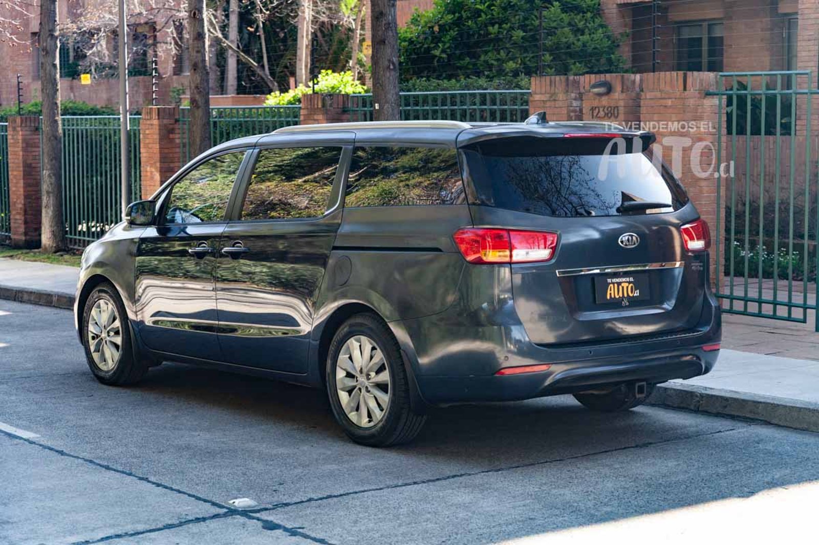 Kia Grand Carnival 2016 - Imagen 3 de 18