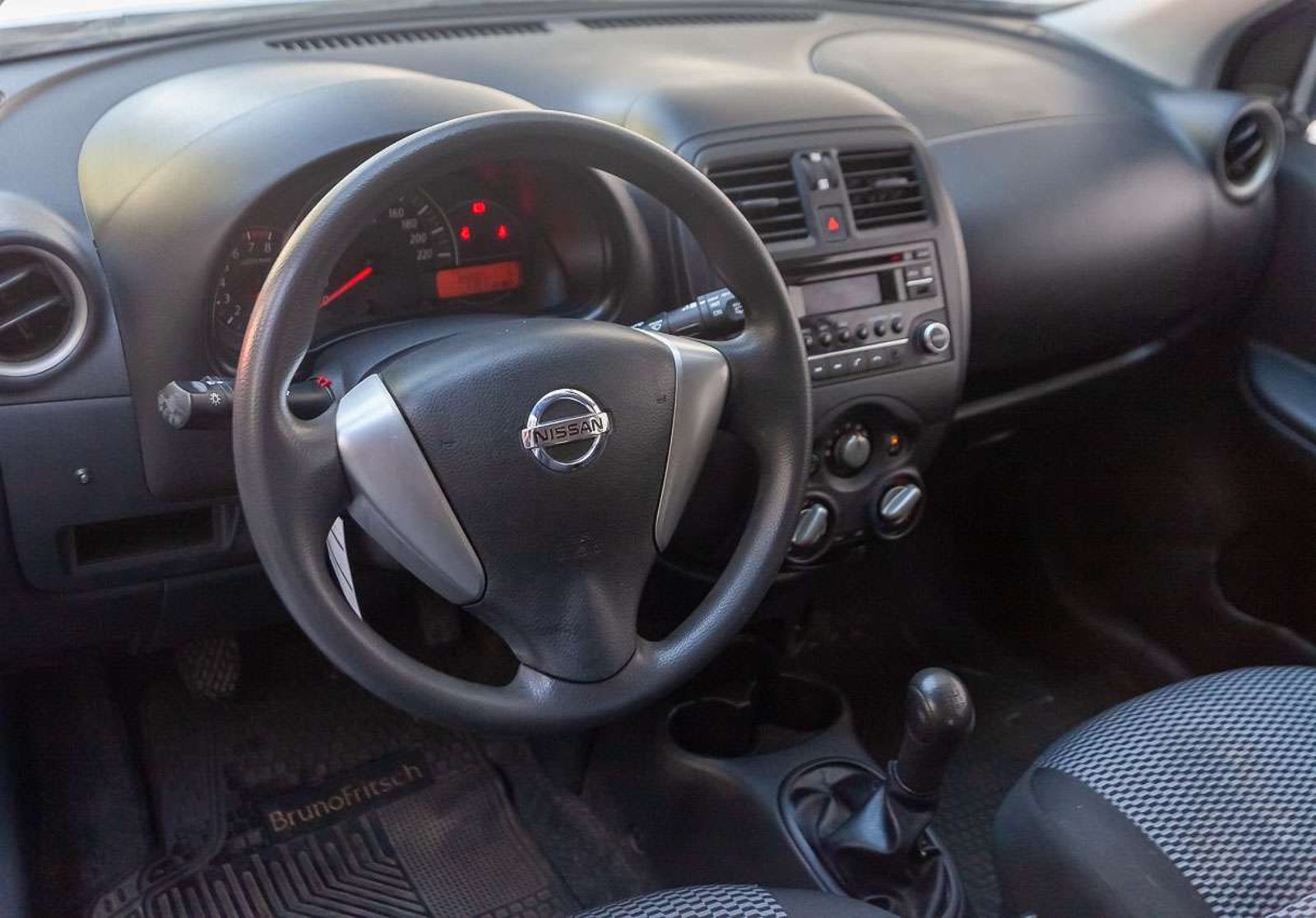NISSAN March 2019 - Imagen 7 de 14