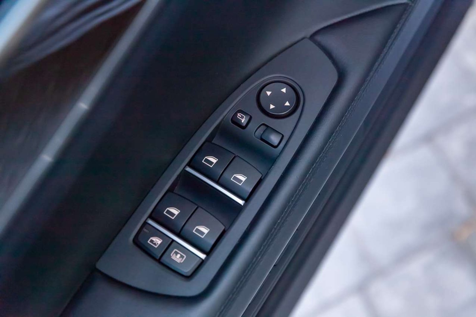 BMW 750i 2012 - Imagen 16 de 19