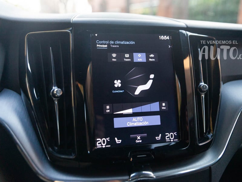 Volvo XC60 2021 - Imagen 13 de 18