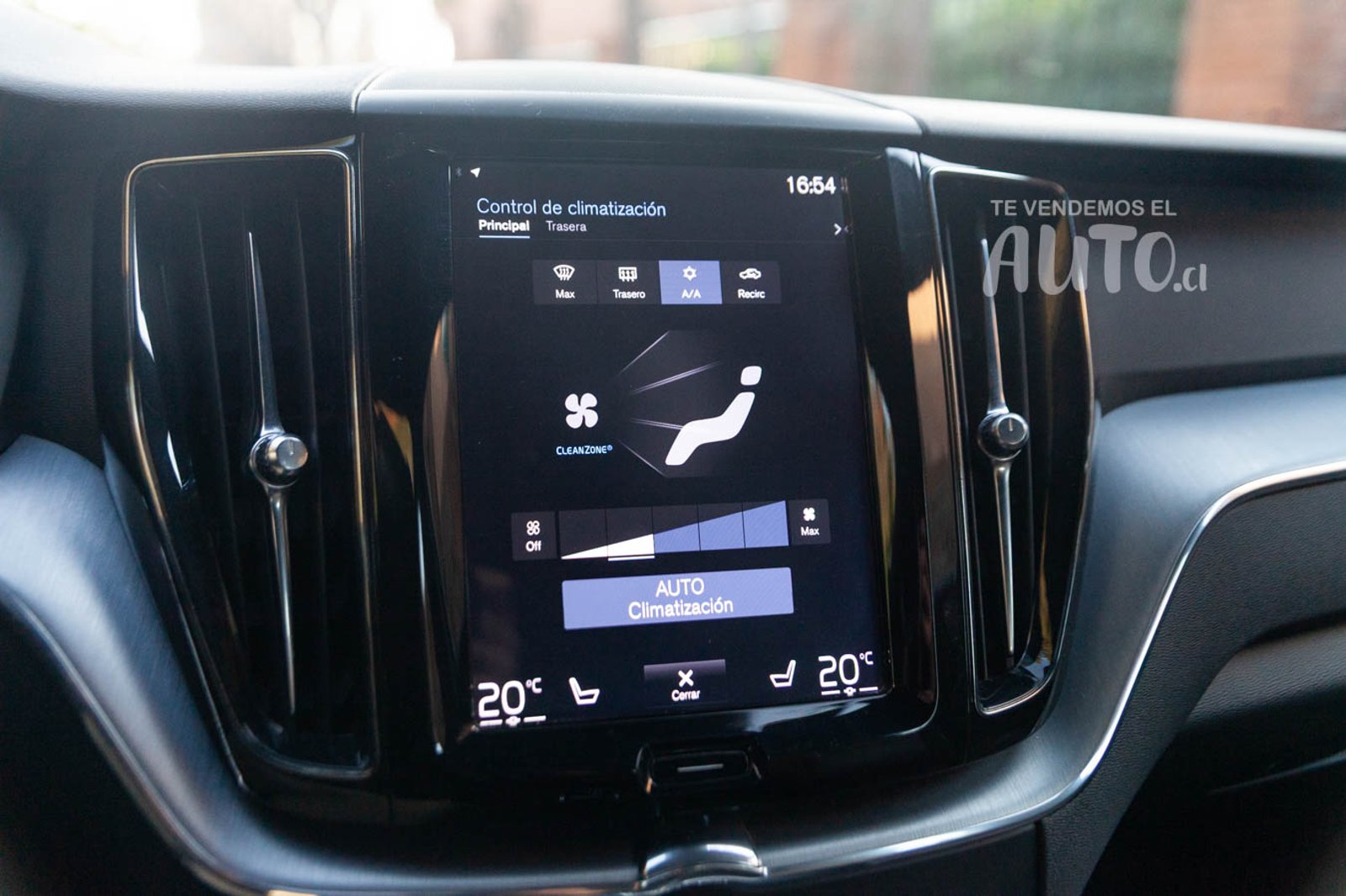 Volvo XC60 2021 - Imagen 13 de 18