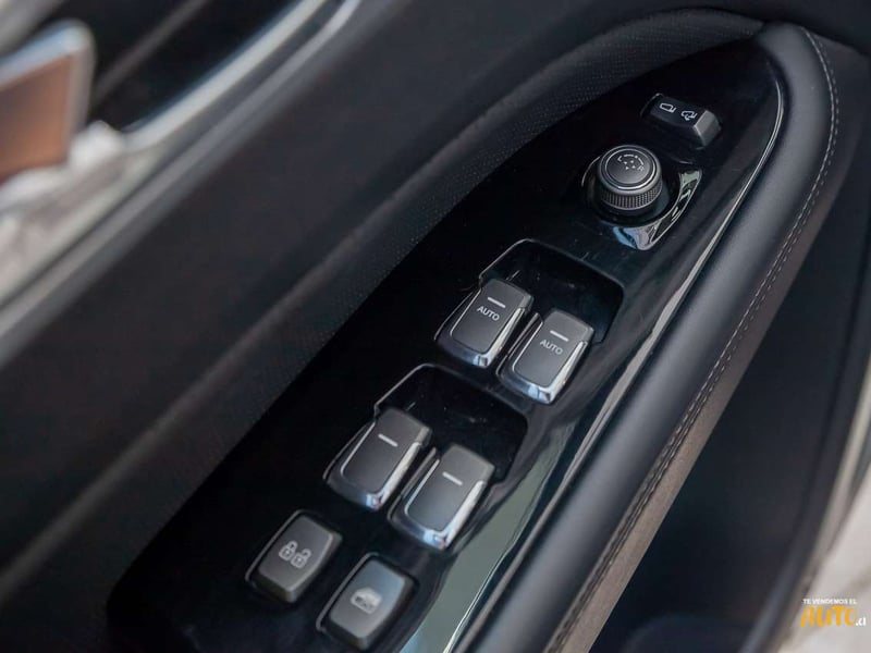SsangYong Rexton 2023 - Imagen 16 de 19