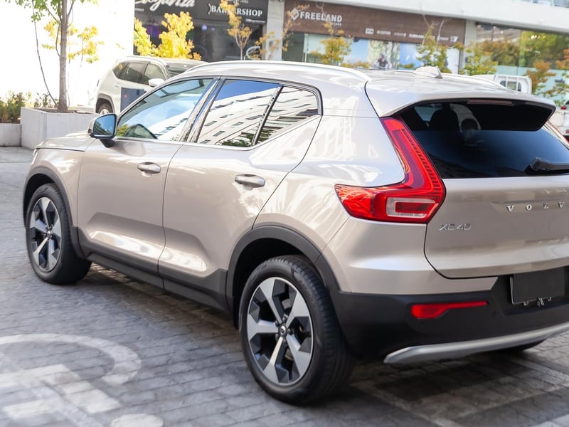 Volvo XC40 2023 - Imagen 3 de 19