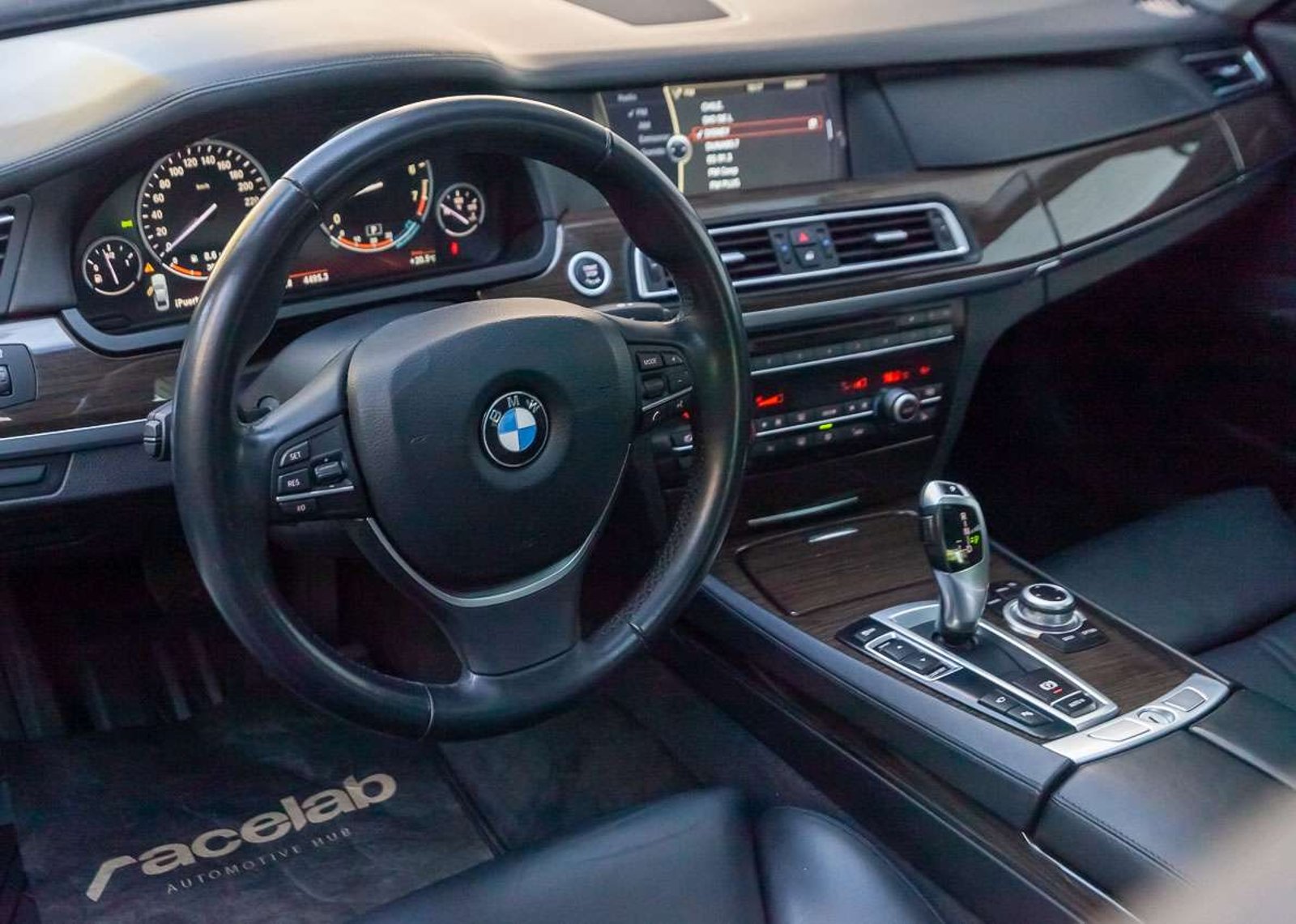 BMW 750i 2012 - Imagen 7 de 19