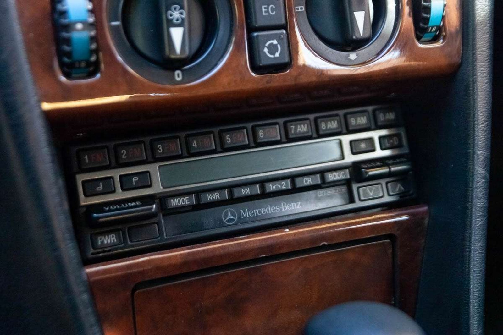MERCEDES BENZ 320E 1993 - Imagen 11 de 17