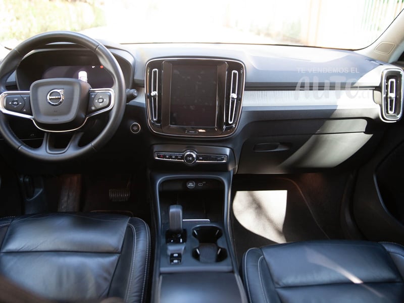 Volvo XC40 2023 - Imagen 16 de 17