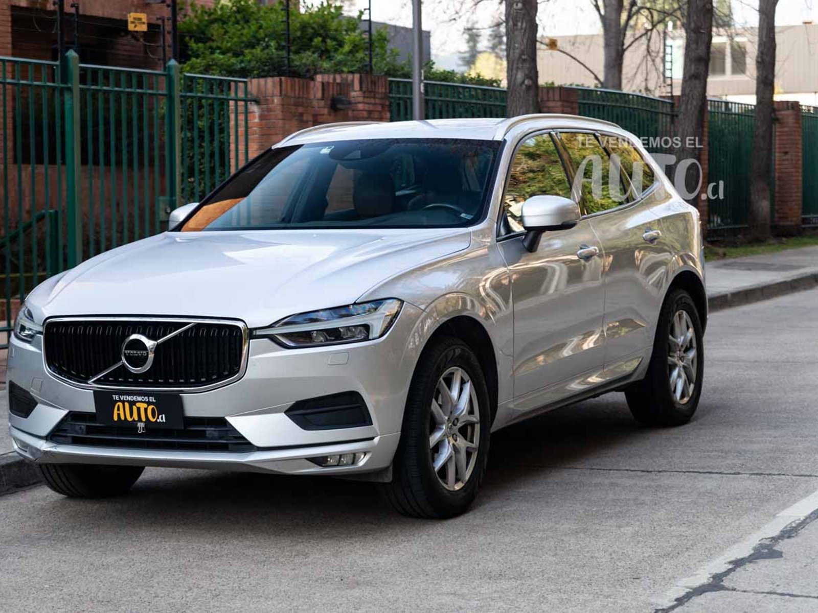 Volvo XC60 2021 - Foto 2 de 18