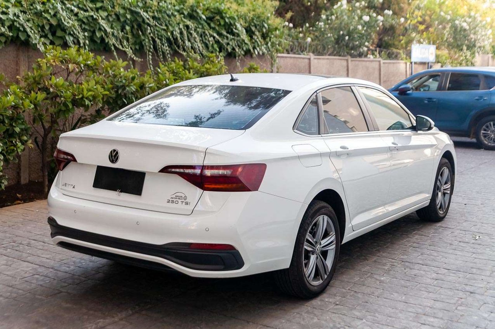 VOLKSWAGEN Jetta 2024 - Imagen 5 de 18