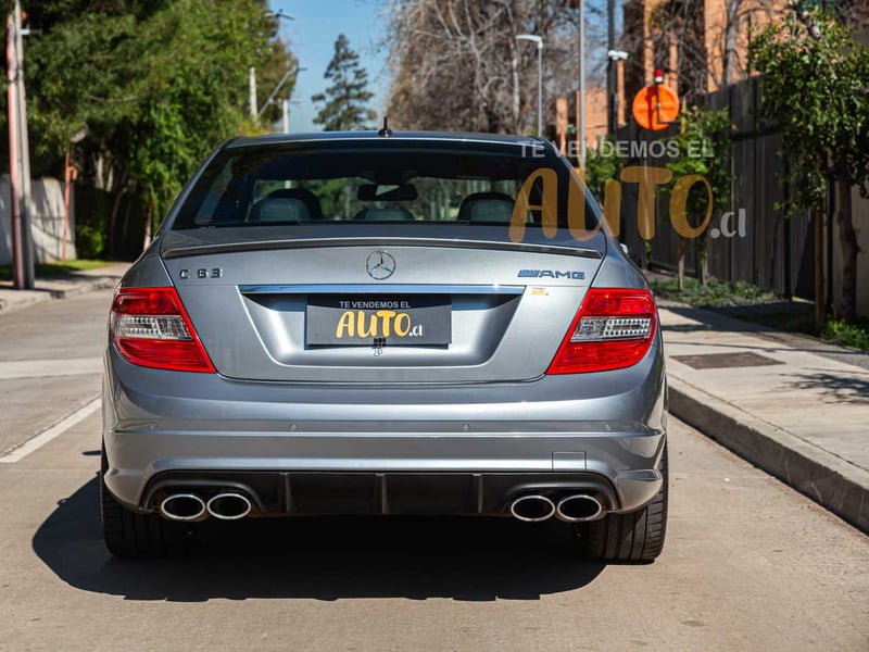 Mercedes-Benz C63 AMG 2011 - Imagen 5 de 20