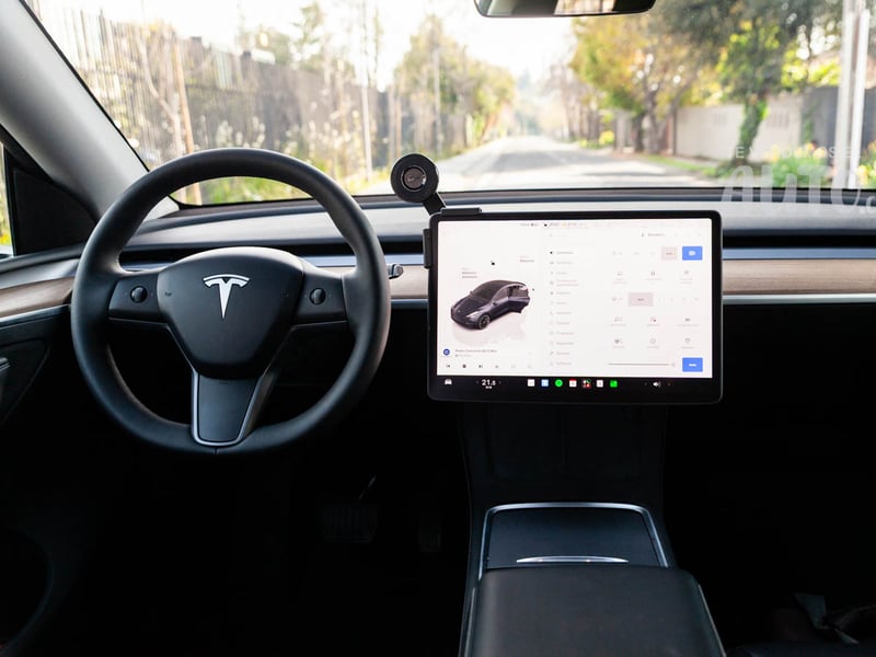 Tesla Model Y 2025 - Imagen 16 de 18