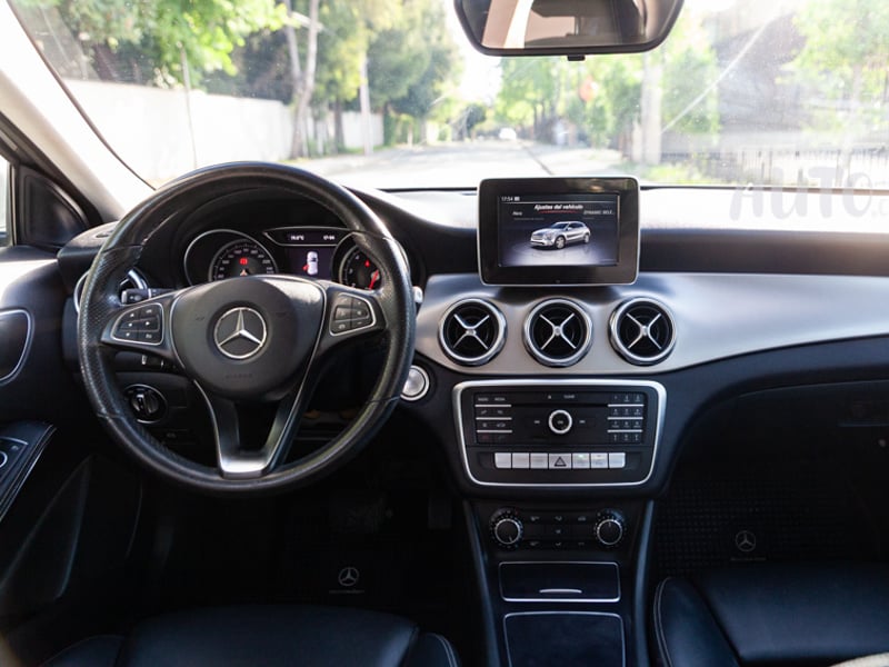 Mercedes-Benz GLA200 2019 - Imagen 16 de 18