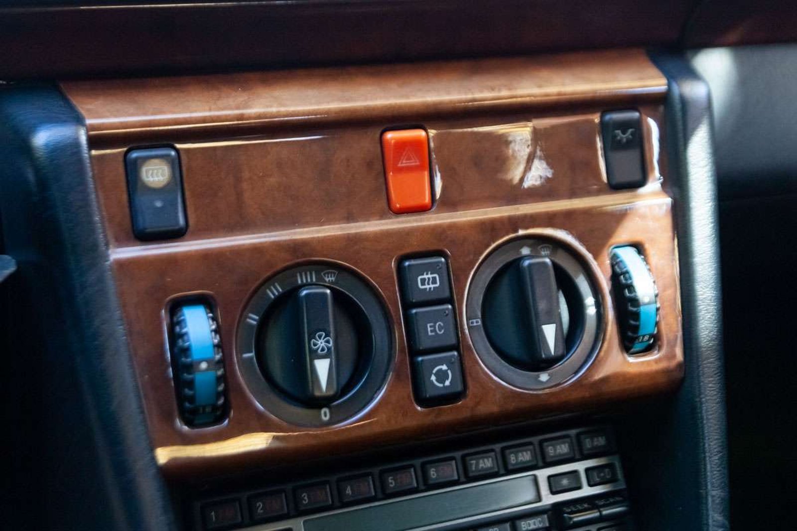 MERCEDES BENZ 320E 1993 - Imagen 10 de 17
