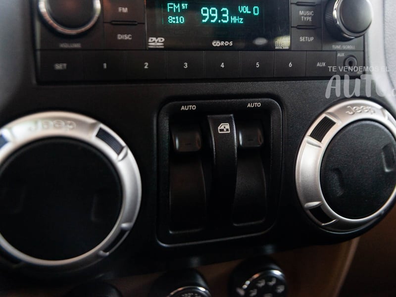 Jeep Wrangler 2012 - Imagen 12 de 17