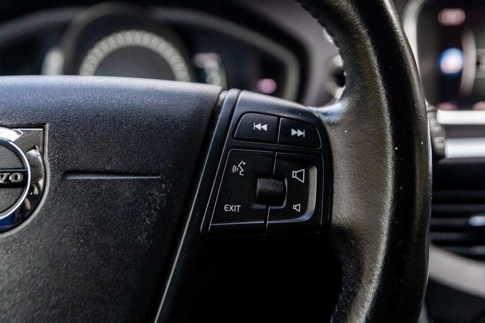 VOLVO V40 2019 - Imagen 10 de 19
