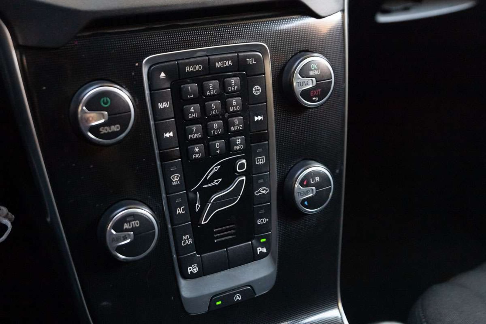 VOLVO V40 2019 - Imagen 13 de 18