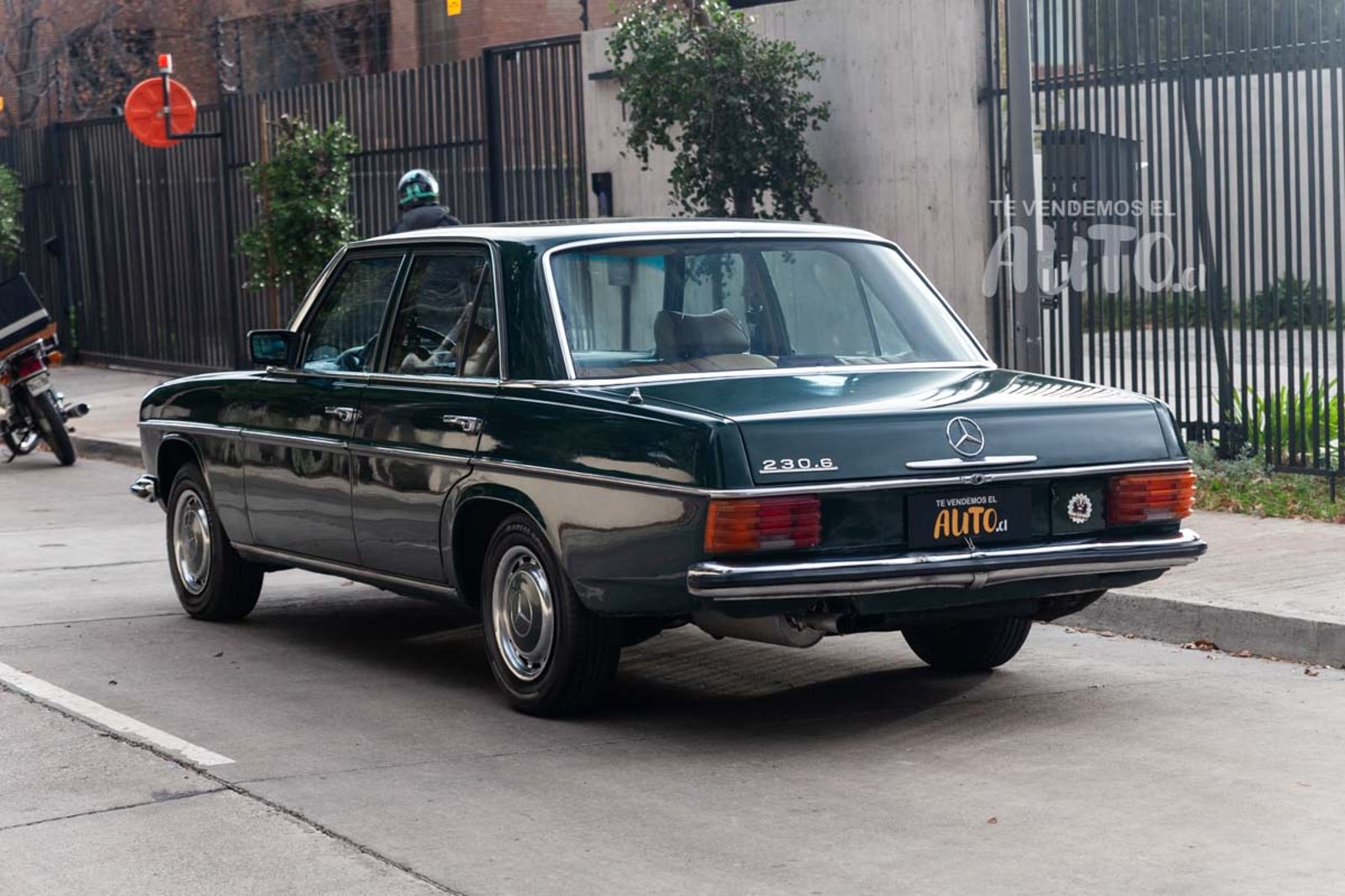 Mercedes-Benz 230 1975 - Imagen 3 de 15