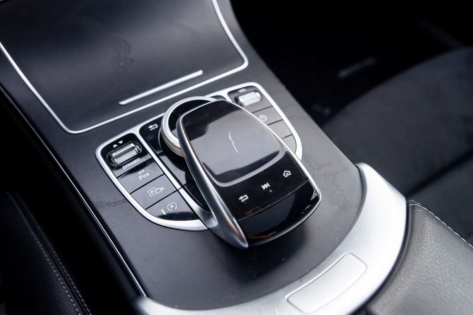 MERCEDES BENZ C300 2019 - Imagen 14 de 17