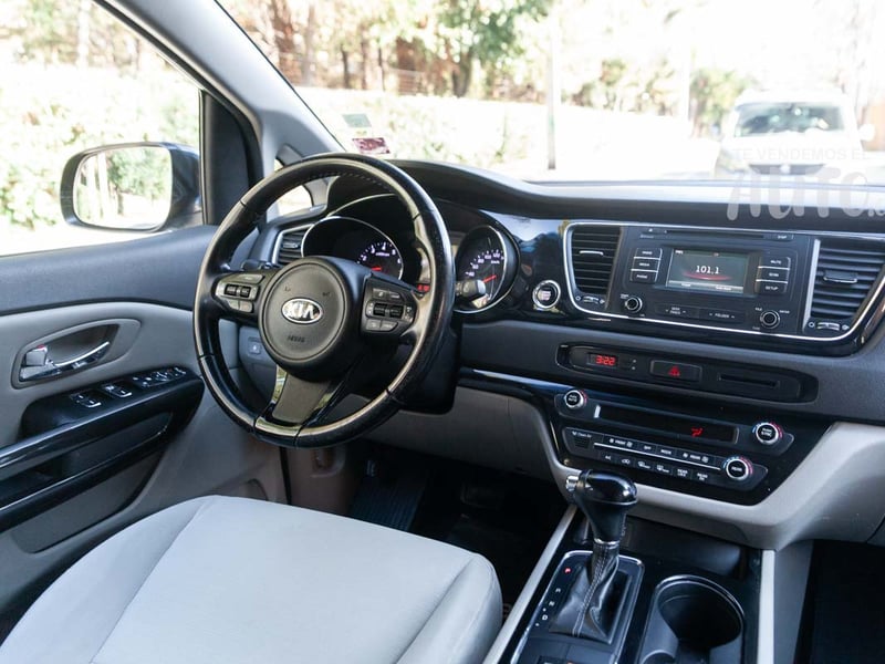 Kia Grand Carnival 2016 - Imagen 17 de 18