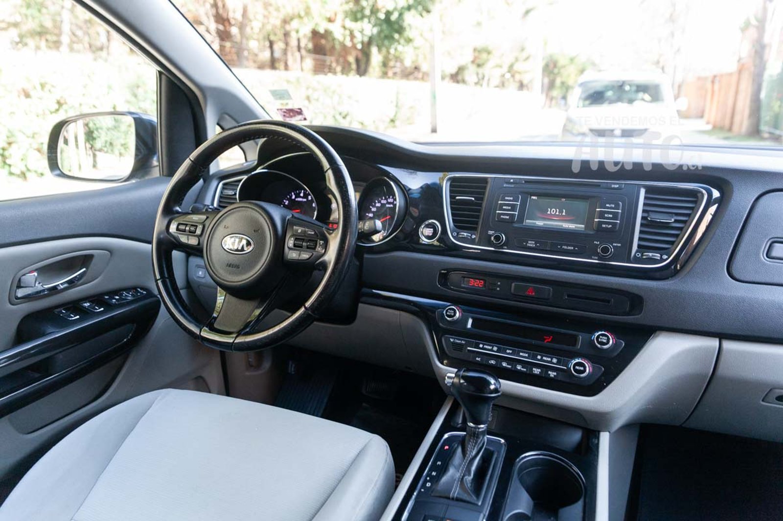 Kia Grand Carnival 2016 - Imagen 17 de 18