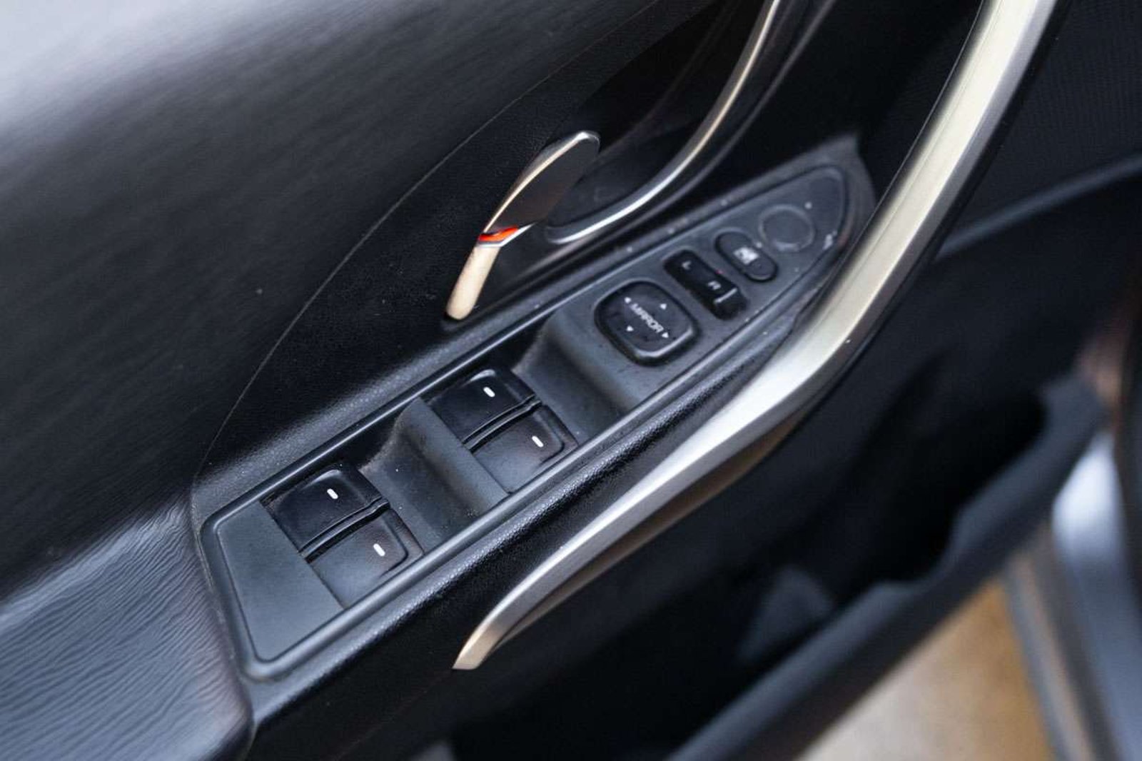 MAHINDRA XUV500 2023 - Imagen 15 de 17