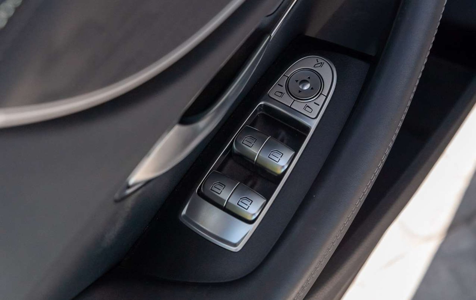 MERCEDES BENZ E53 2019 - Imagen 17 de 20