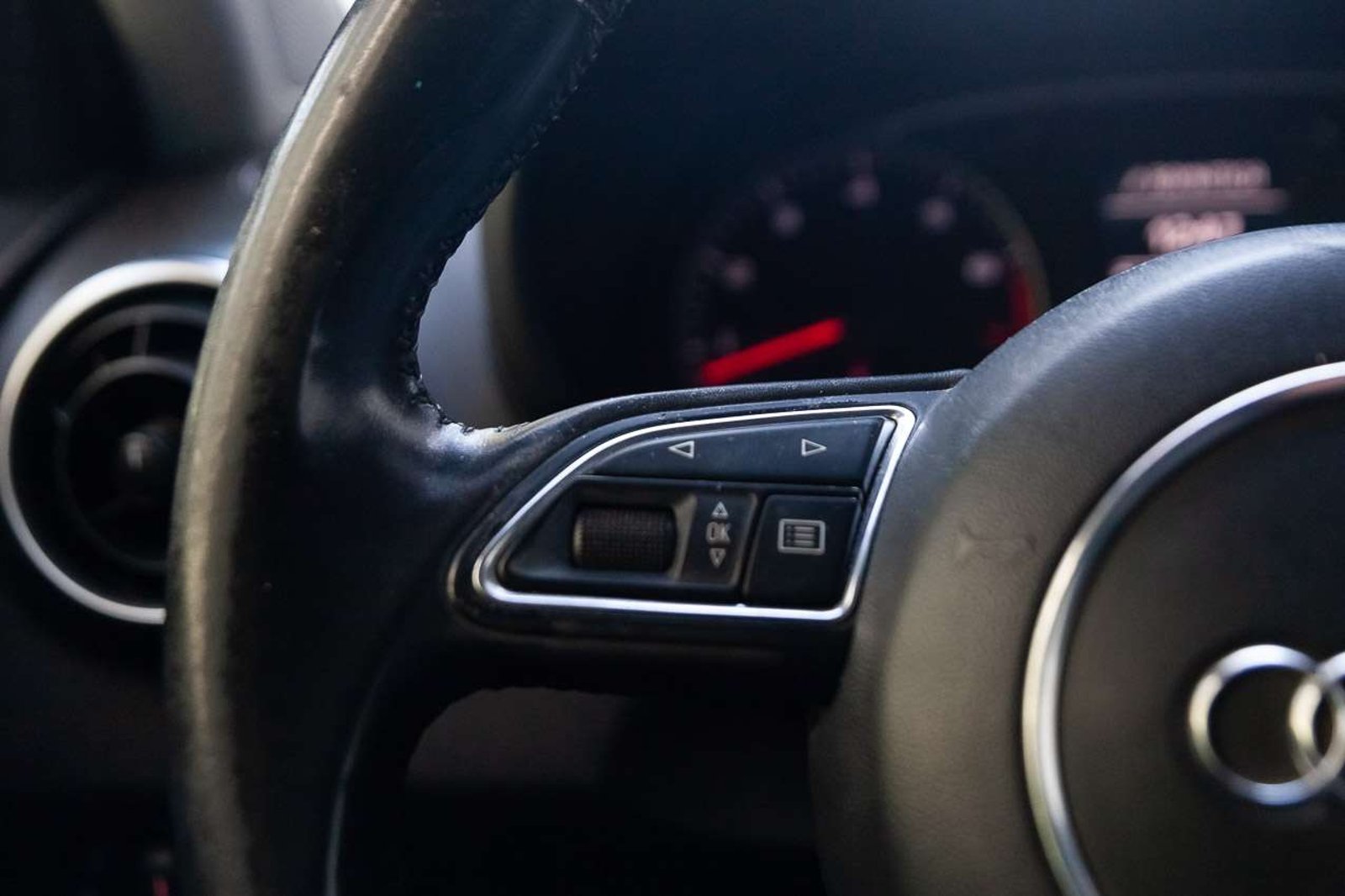 AUDI A1 2012 - Imagen 9 de 18
