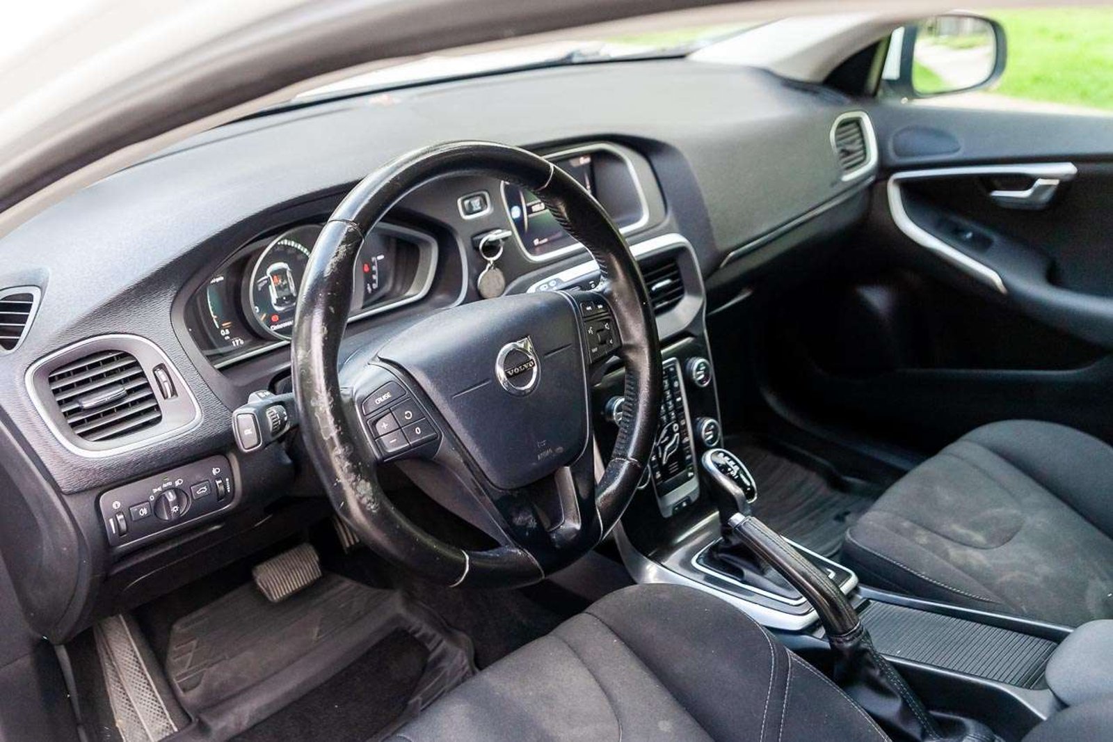 VOLVO V40 2019 - Imagen 7 de 19