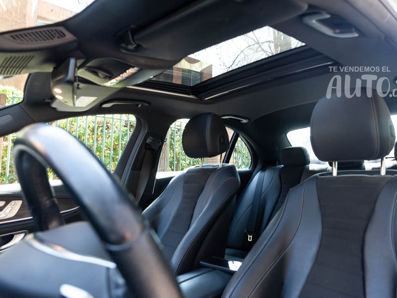 Mercedes-Benz E300 2018 - Imagen 17 de 19