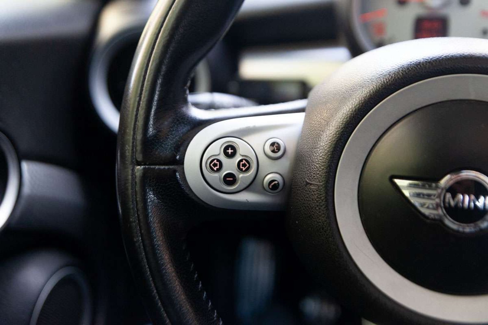 MINI Cooper S 2008 - Imagen 9 de 16