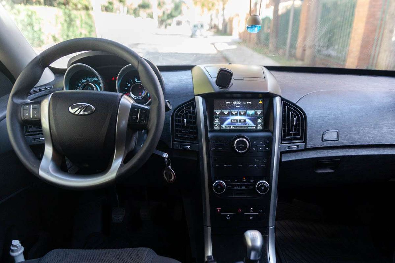 MAHINDRA XUV500 2023 - Imagen 16 de 17