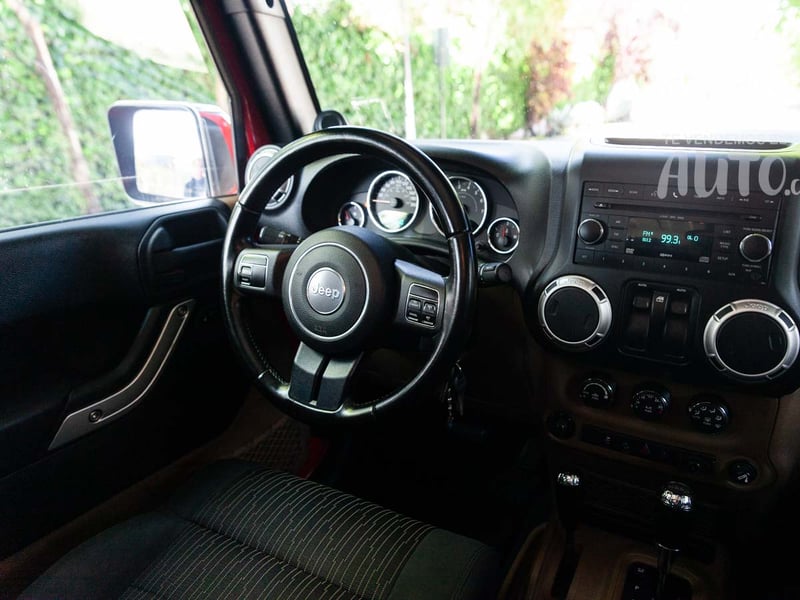 Jeep Wrangler 2012 - Imagen 16 de 17
