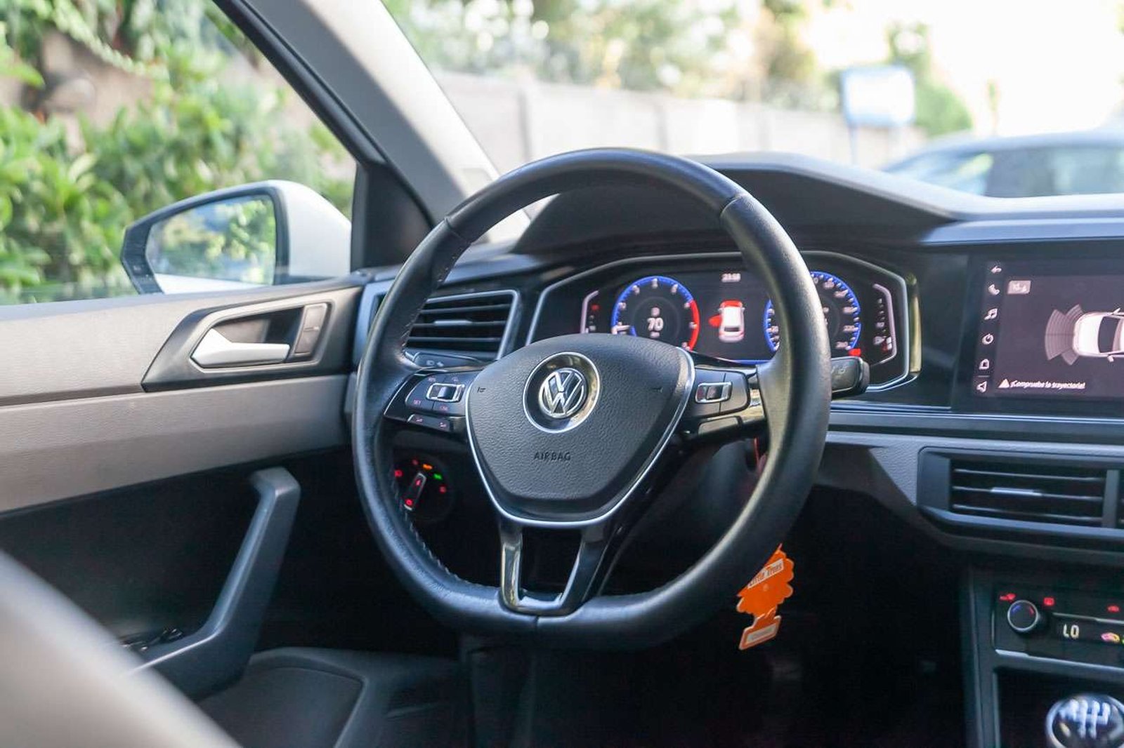 VOLKSWAGEN Polo 2022 - Imagen 17 de 18