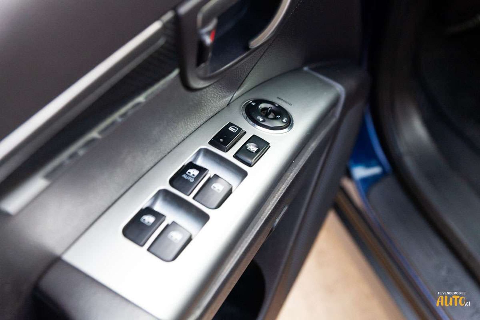 HYUNDAI Santa Fe 2011 - Imagen 14 de 17