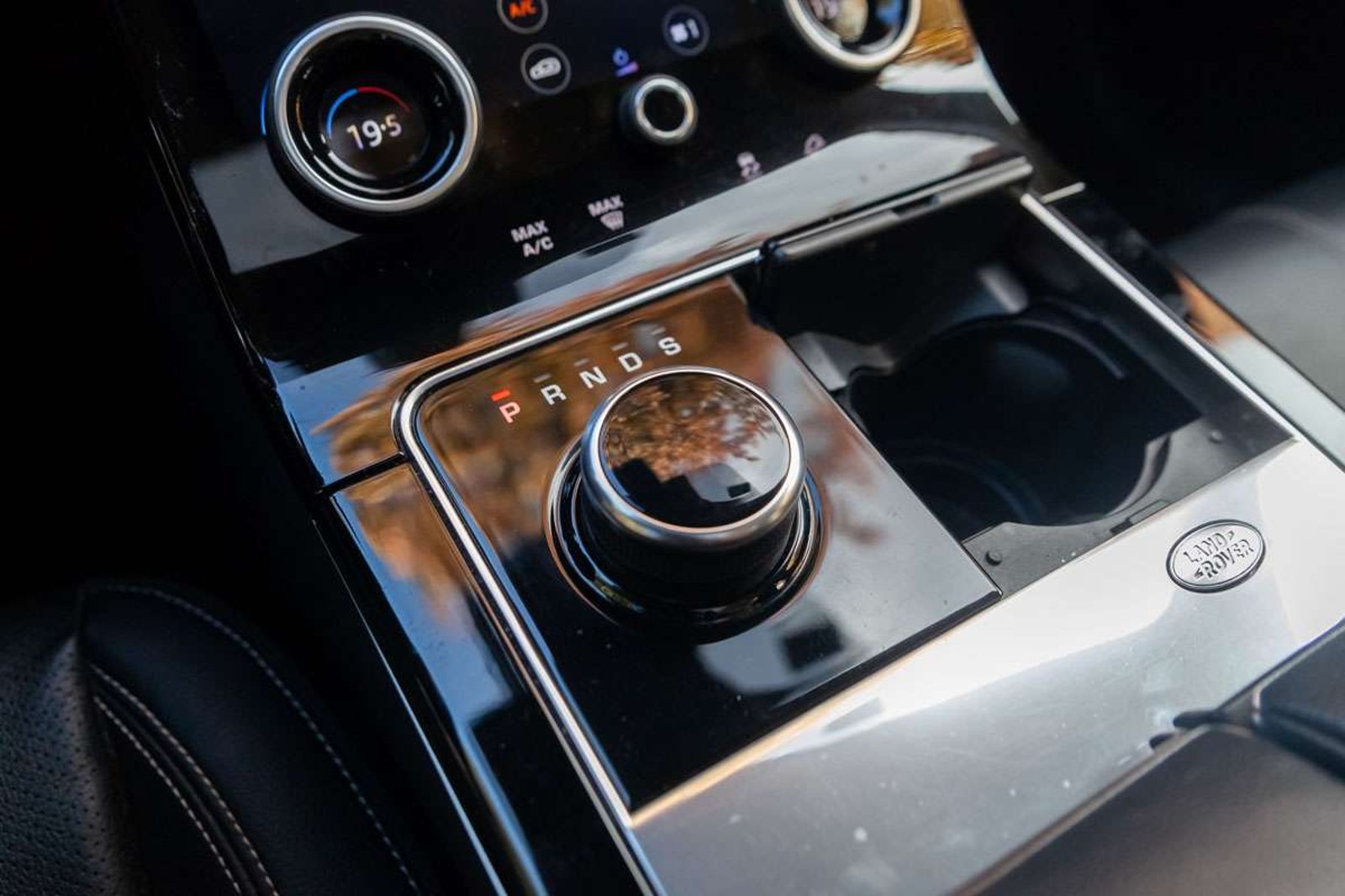 LAND ROVER Range Rover Velar 2019 - Imagen 14 de 19