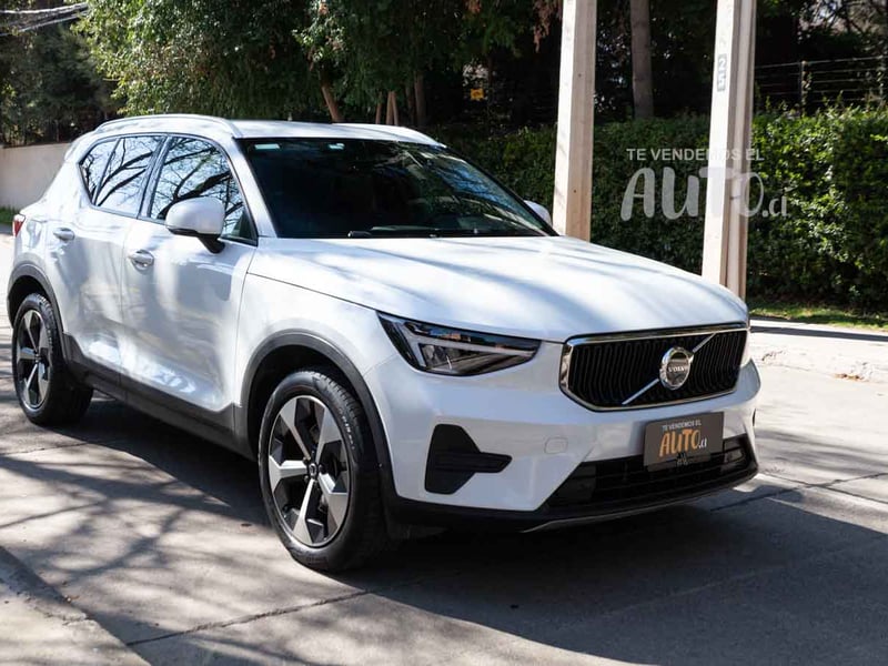 Volvo XC40 2023 - Imagen 6 de 17