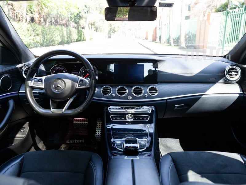Mercedes-Benz E300 2018 - Imagen 18 de 19