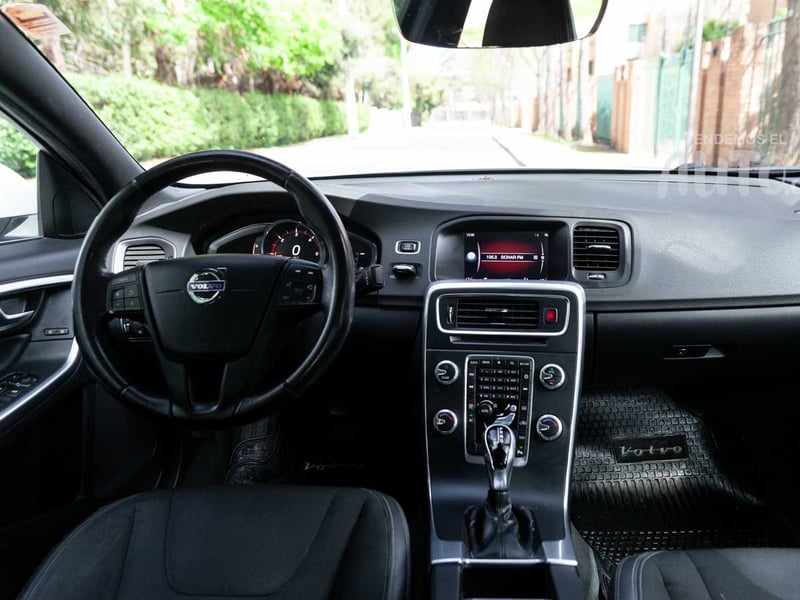 Volvo S60 2019 - Imagen 16 de 18