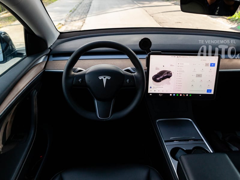 Tesla Model Y 2025 - Imagen 18 de 18