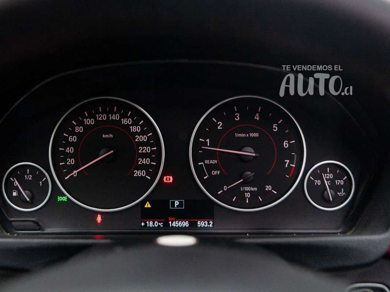 BMW 320I 2013 - Imagen 9 de 19