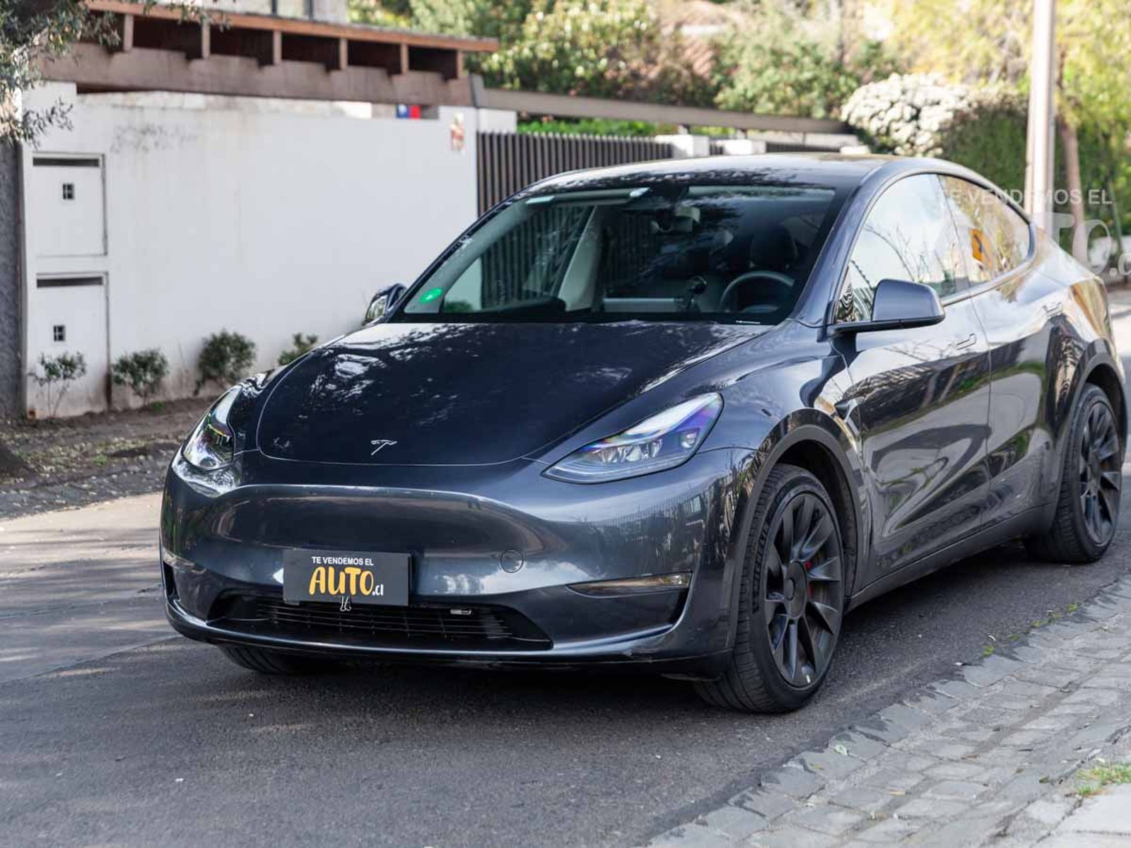 Tesla Model Y 2025 - Foto 2 de 18
