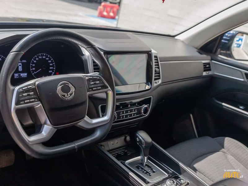 SsangYong Rexton 2023 - Imagen 7 de 19