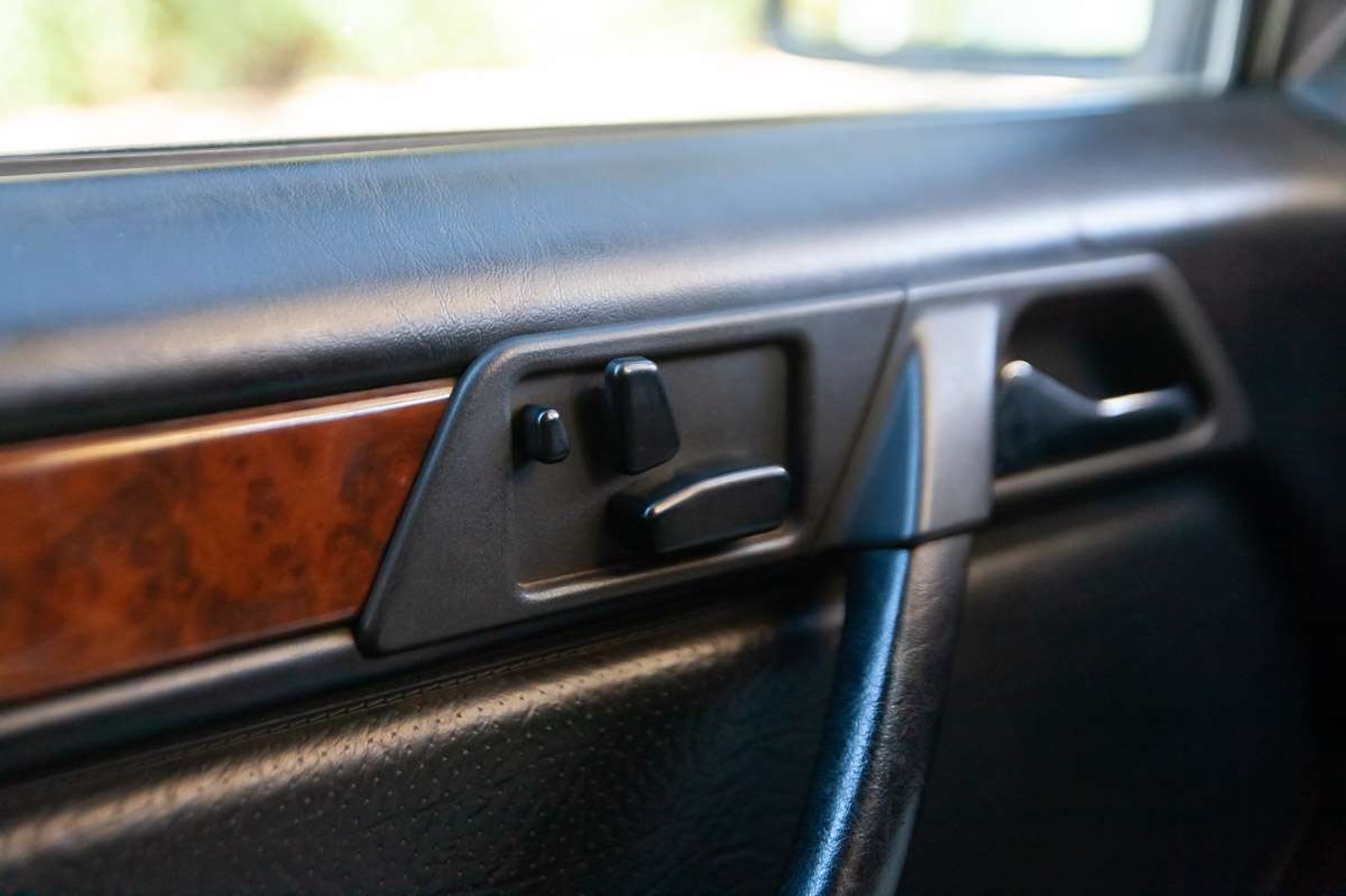 MERCEDES BENZ 320E 1993 - Imagen 14 de 17