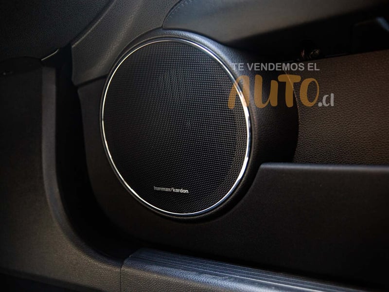 Mercedes-Benz C63 AMG 2011 - Imagen 18 de 20