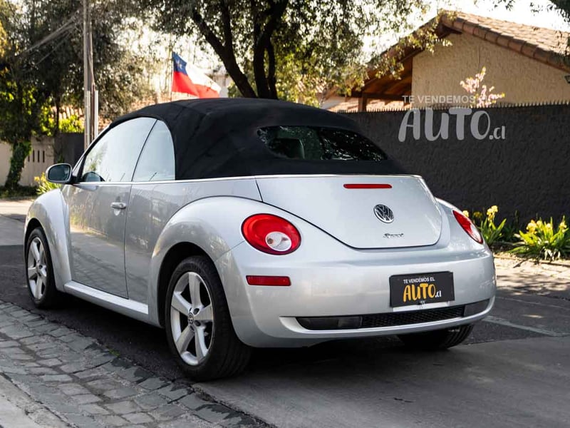 Volkswagen Beetle 2010 - Imagen 3 de 12