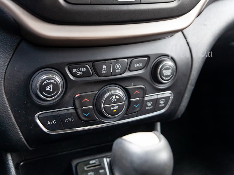 Jeep Cherokee 2015 - Imagen 16 de 20