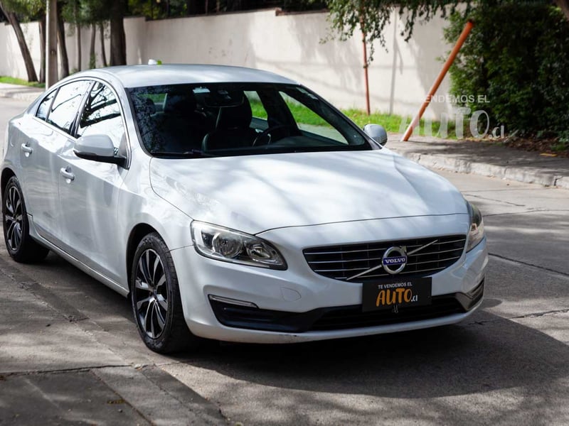 Volvo S60 2019 - Imagen 6 de 18
