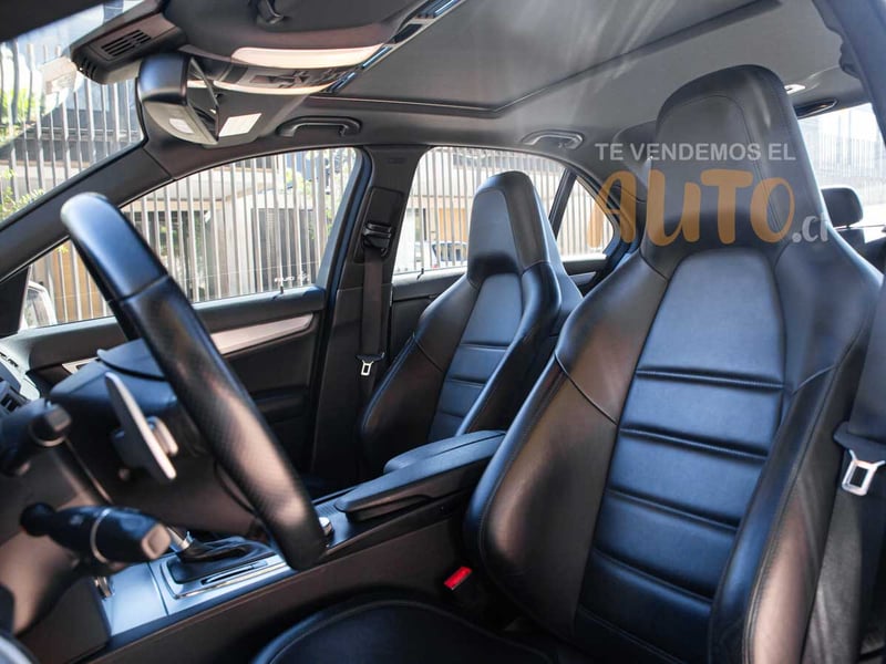 Mercedes-Benz C63 AMG 2011 - Imagen 11 de 20