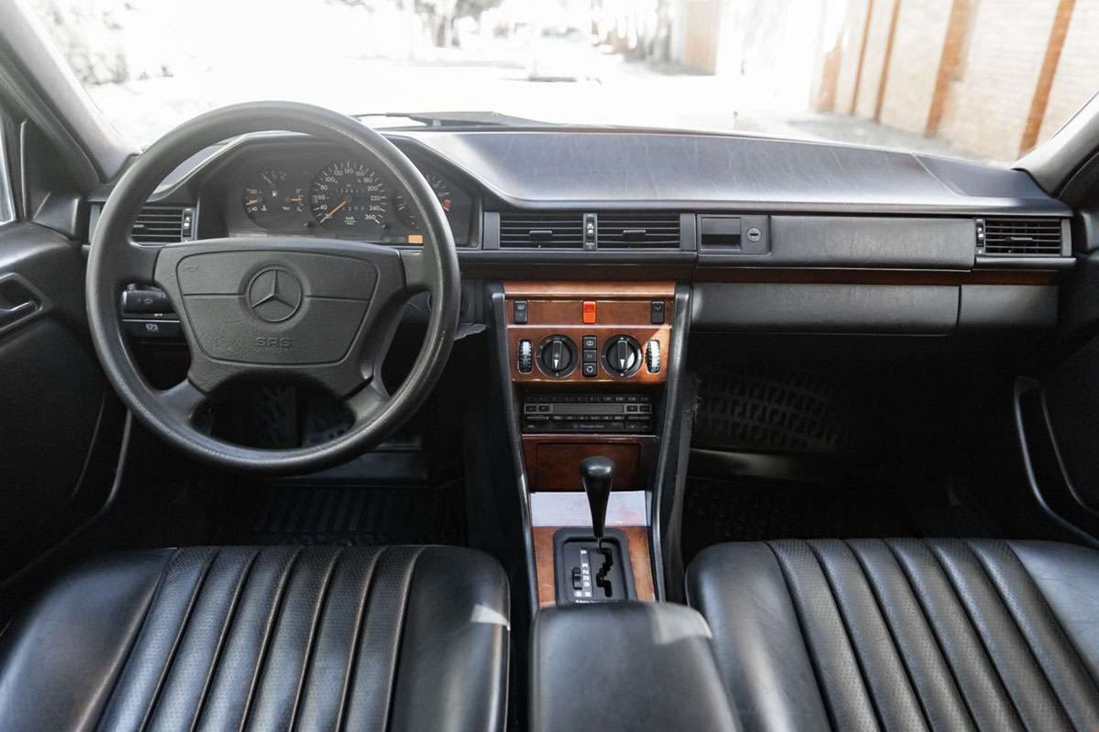 MERCEDES BENZ 320E 1993 - Imagen 15 de 17